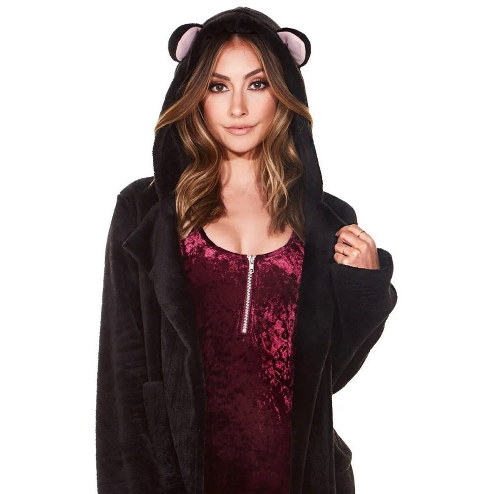 Rave kitty rated black fleece sweater